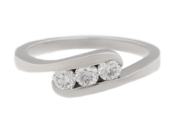 modern crossover trilogy ring round diamonds platinum gold