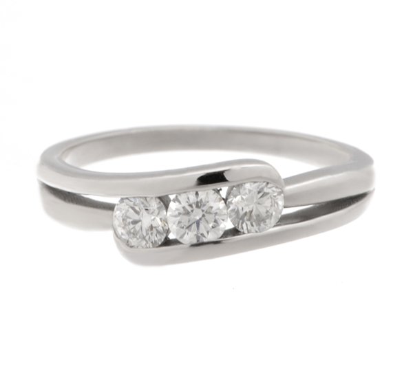 modern crossover trilogy ring three round brilliant cut diamonds triology art deco style platinum gold