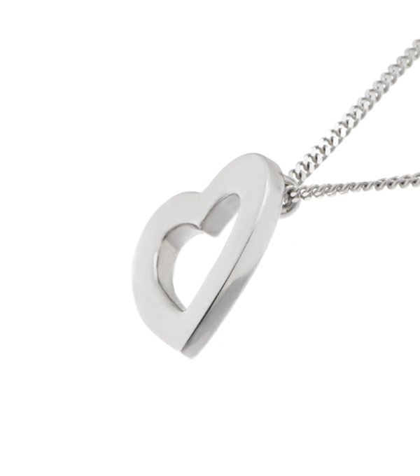 A heart shaped plain stoneless pendant designer sit at an angle designer modern pendant gold platinum chain