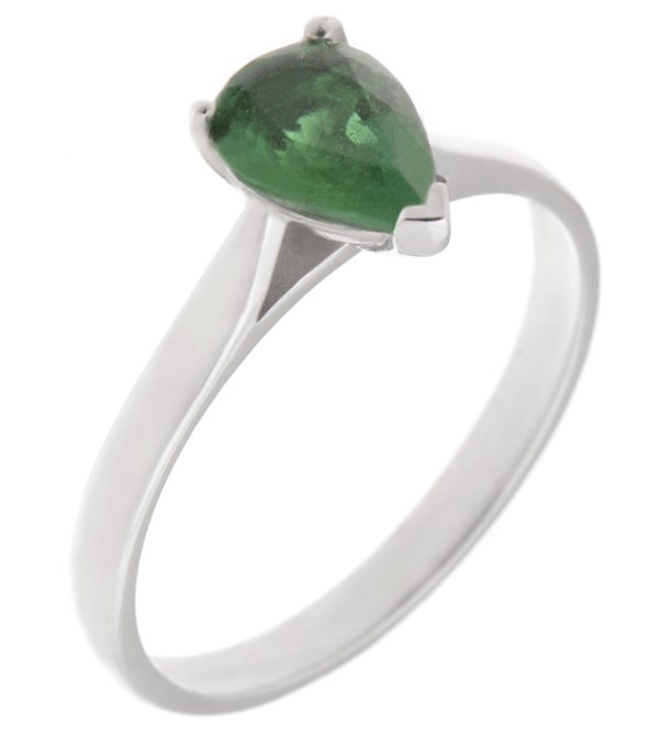 classic solitaire ring pear shape cut emerald tapered shoulders claw setting gold platinum