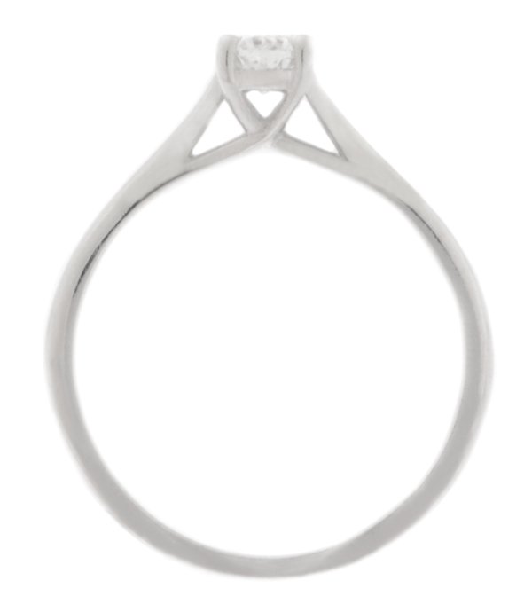 Classic elegant solitaire oval cut diamond engagement ring kiss style four claw set setting platinum gold