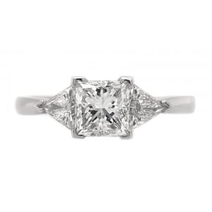 classic 1920's art deco style engagement ring princess cut diamond centre trilliant shoulder diamonds Platinum