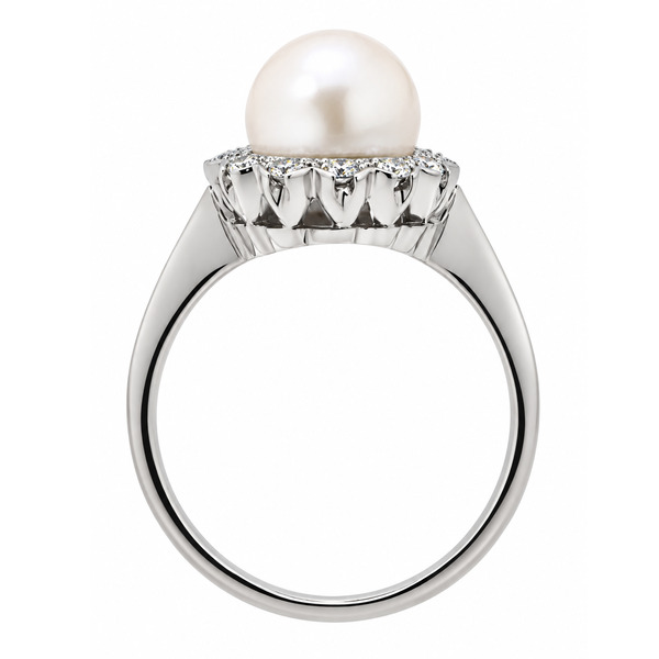 Classic pearl diamond cluster ring with round freshwater cultured pearl surrounded halo round brilliant cut diamonds platinum gold